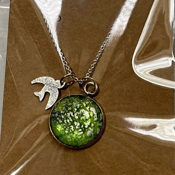 Bundle Sale 3 for $15 | Dove Costume Jewelry Necklace - Picture 7 of 9